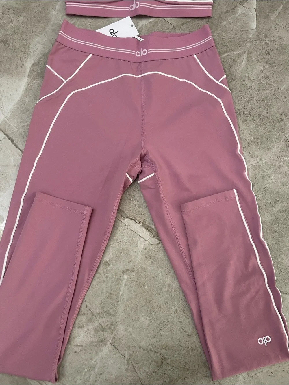 ALO Yoga Mauve Pink High-Waist Crop Legging & Sports Bra Set